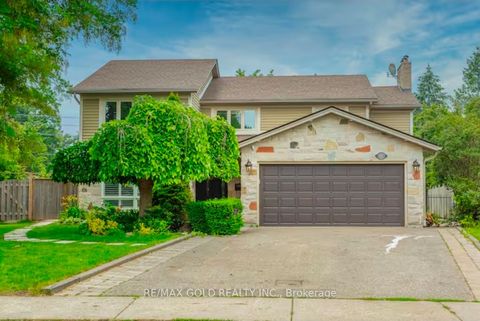 1749 wembury Road Lower Mississauga ON L5J 4G4