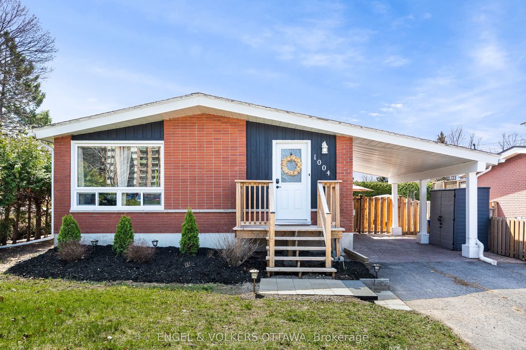 Photo of 1004 PLEASANT PARK Road, Elmvale Acres and Area, ON K1G 2A1 (MLS # X13064868)