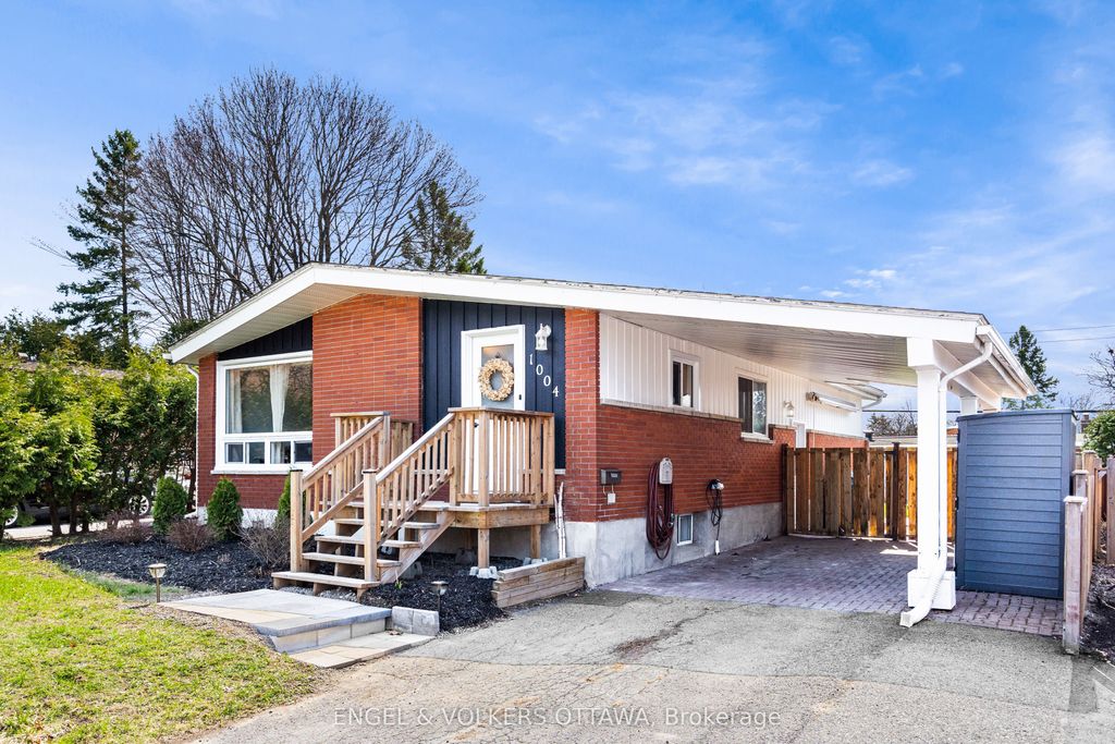 Photo of 1004 PLEASANT PARK Road, Elmvale Acres and Area, ON K1G 2A1 (MLS # X13064868)