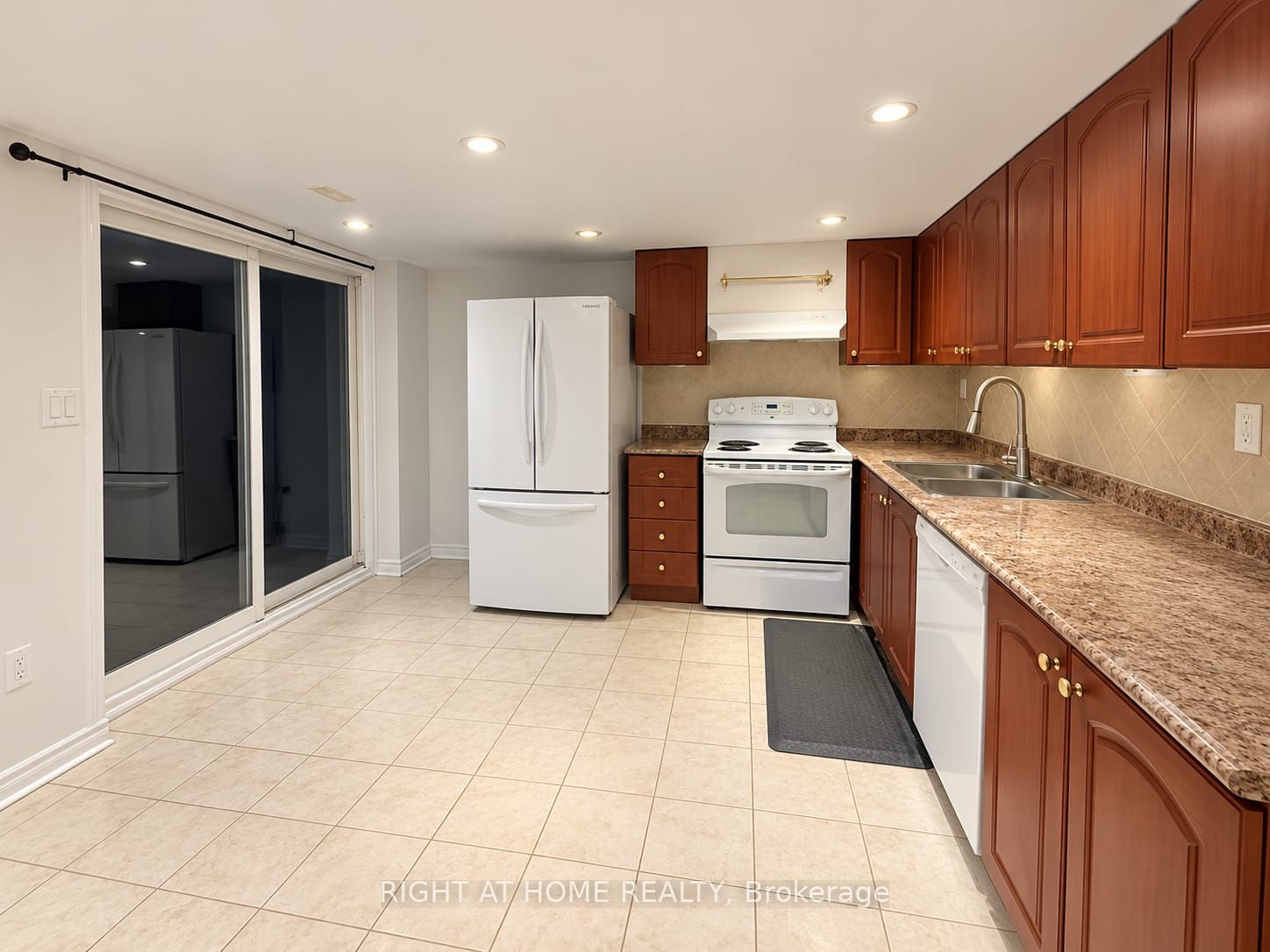 23 Lark Crescent Walkout Basement