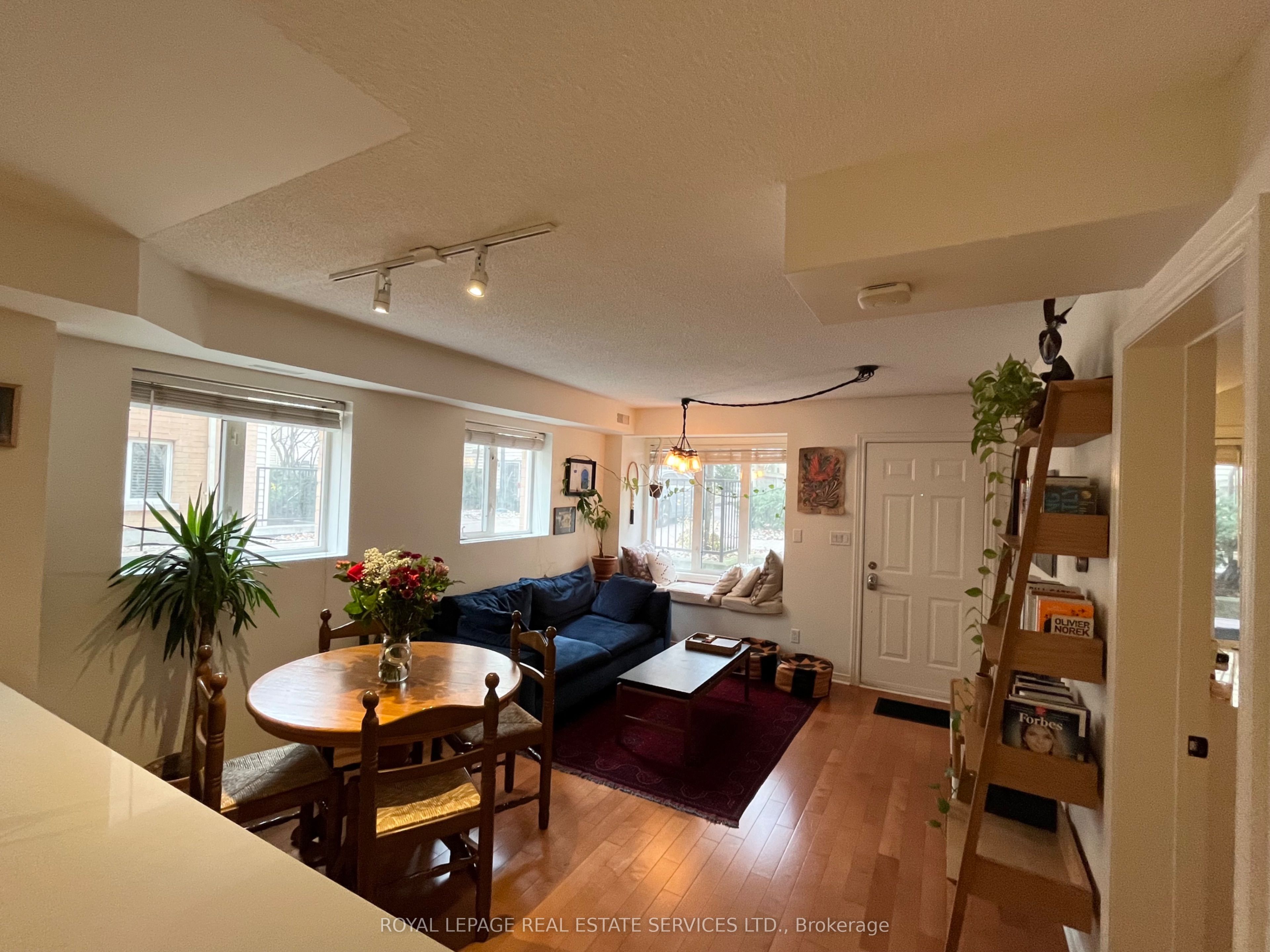 208 Niagara Street 85