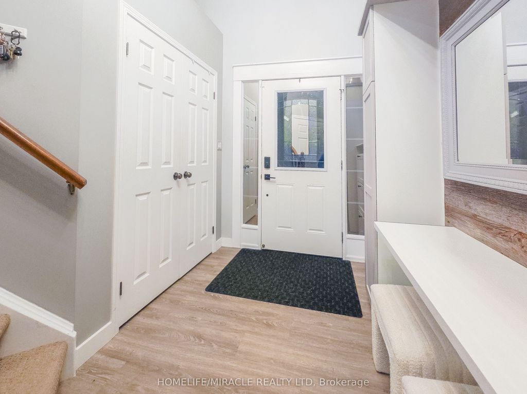 Photo of 228 Sunny Meadow Court, Kitchener, ON N2N 3R3 (MLS # X12645034)