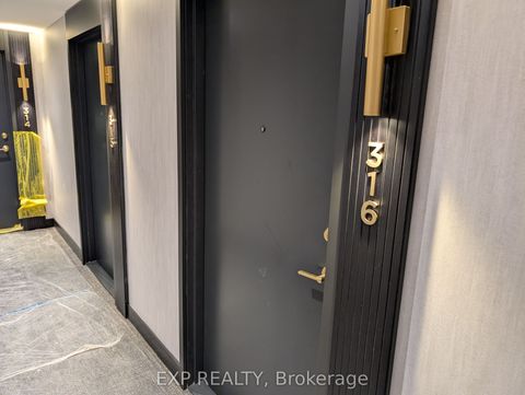 5 Lakeview Avenue 316 Toronto ON M6J 0H3