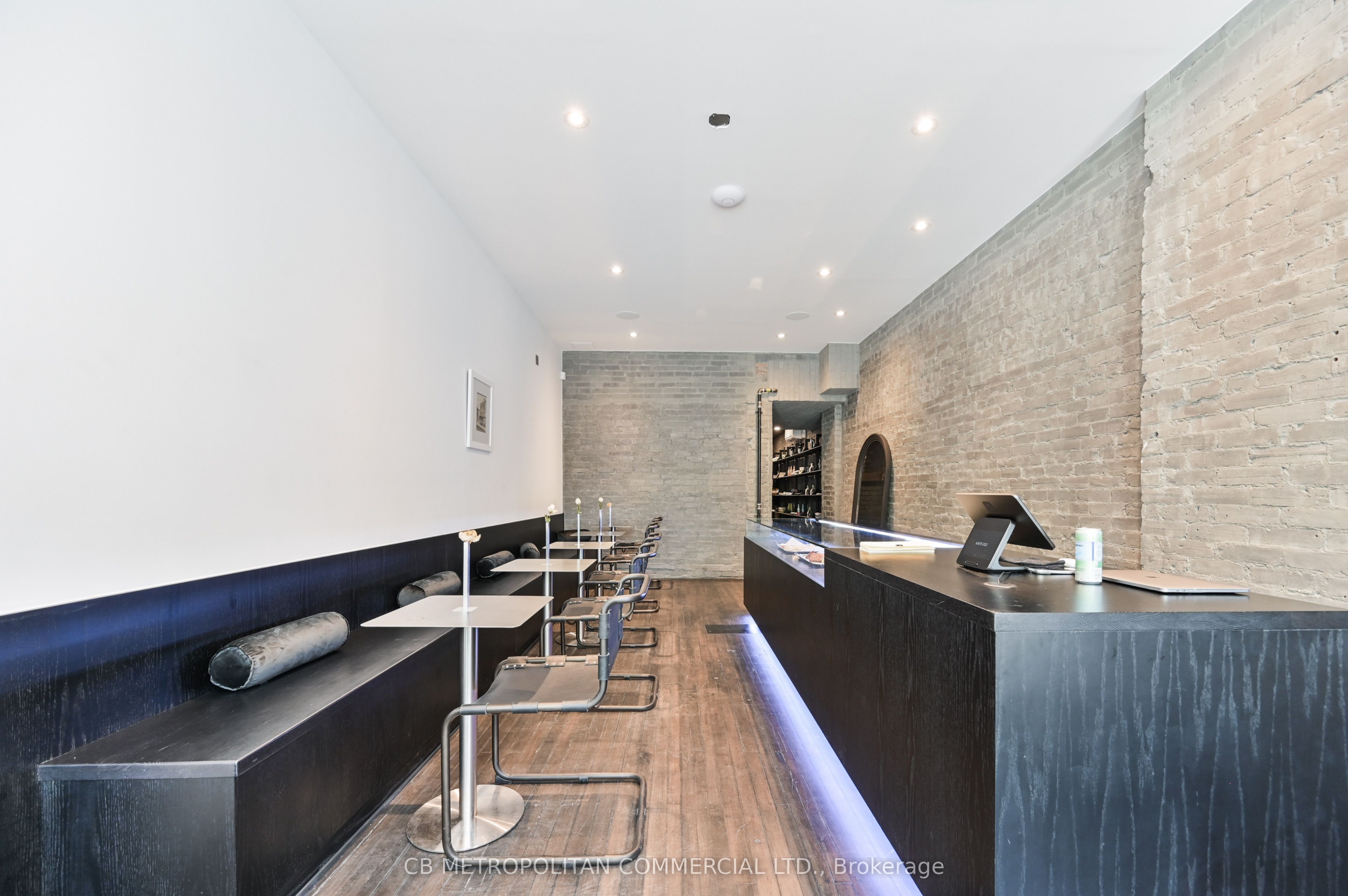 1024 Queen Street W