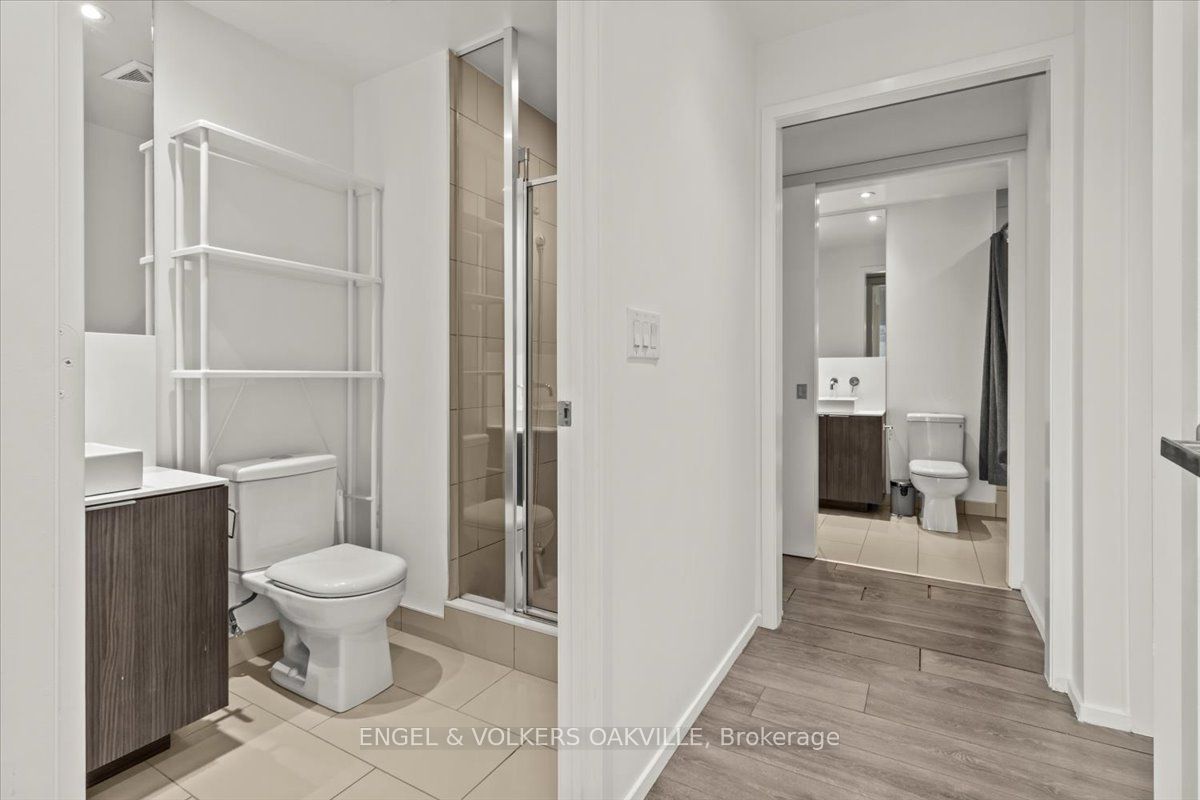 159 Dundas Street E 2405