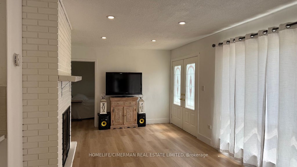 Photo of 678 Trinity Street, Innisfil, ON L9S 2G7 (MLS # N13590864)