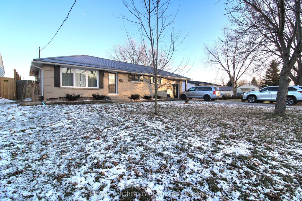 Photo of 200 Centennial Avenue, Central Elgin, ON N5R 5B2 (MLS # X12649138)