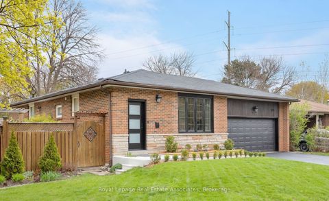1898 Barsuda Drive Mississauga ON L5J 1V5