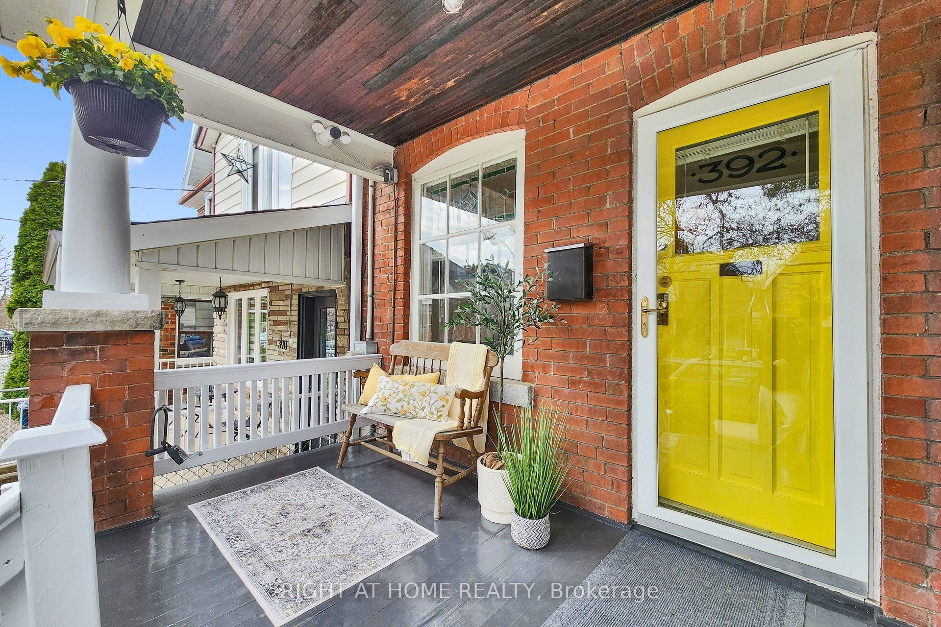 392 Westmoreland Avenue N