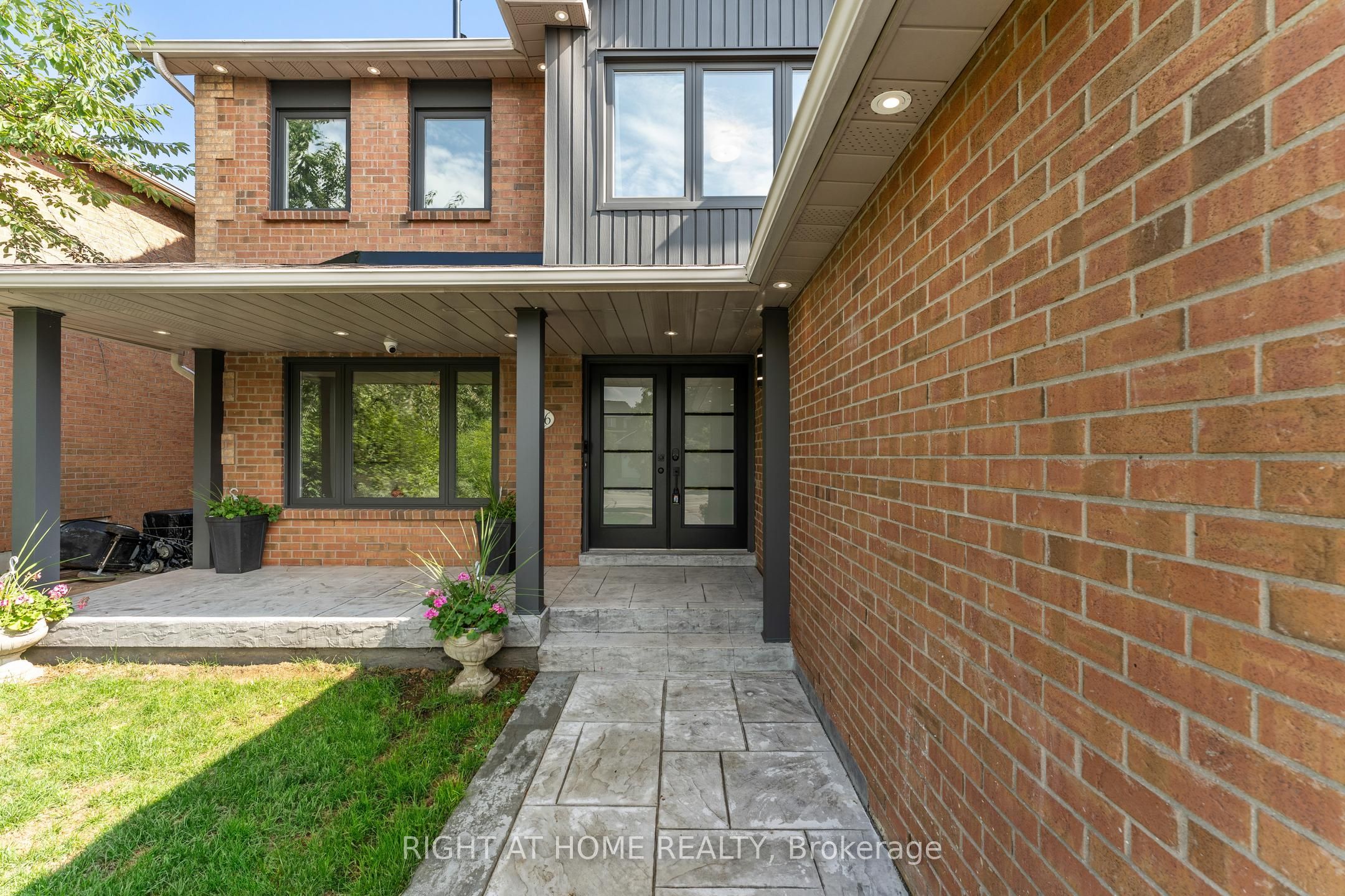 1186 Glenashton Drive Room G