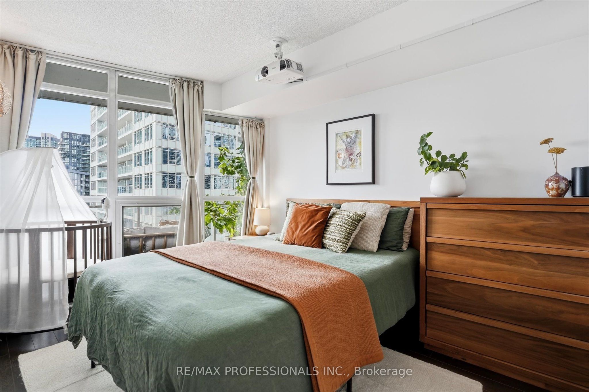 38 Dan Leckie Way 1605