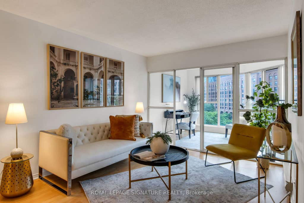 Photo of 222 The Esplanade N/A #525, Toronto, ON M5A 4M8 (MLS # C13440842)