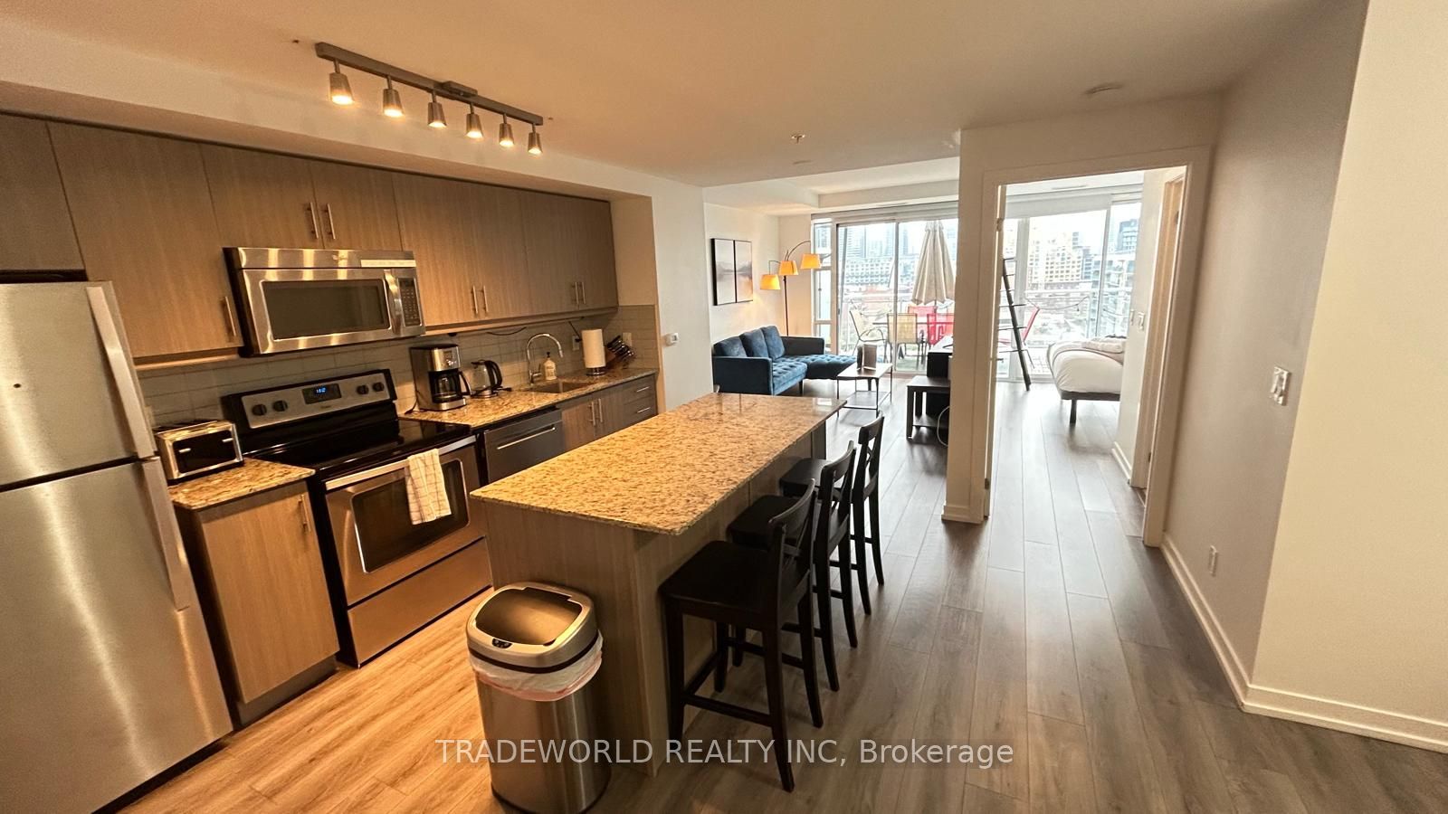 10 Willison Square Ph7