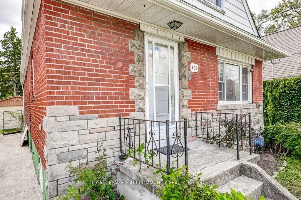 Photo of 109 Glencrest Boulevard, Toronto, ON M4B 1L9 (MLS # E12409204)