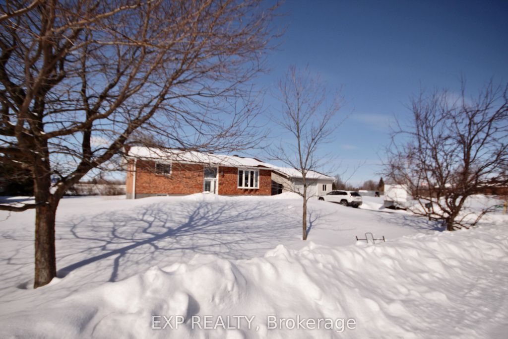 Photo of 1059 Flynn Avenue, Carp - Dunrobin - Huntley - Fitzroy and Area, ON K7S 3G7 (MLS # X12841072)