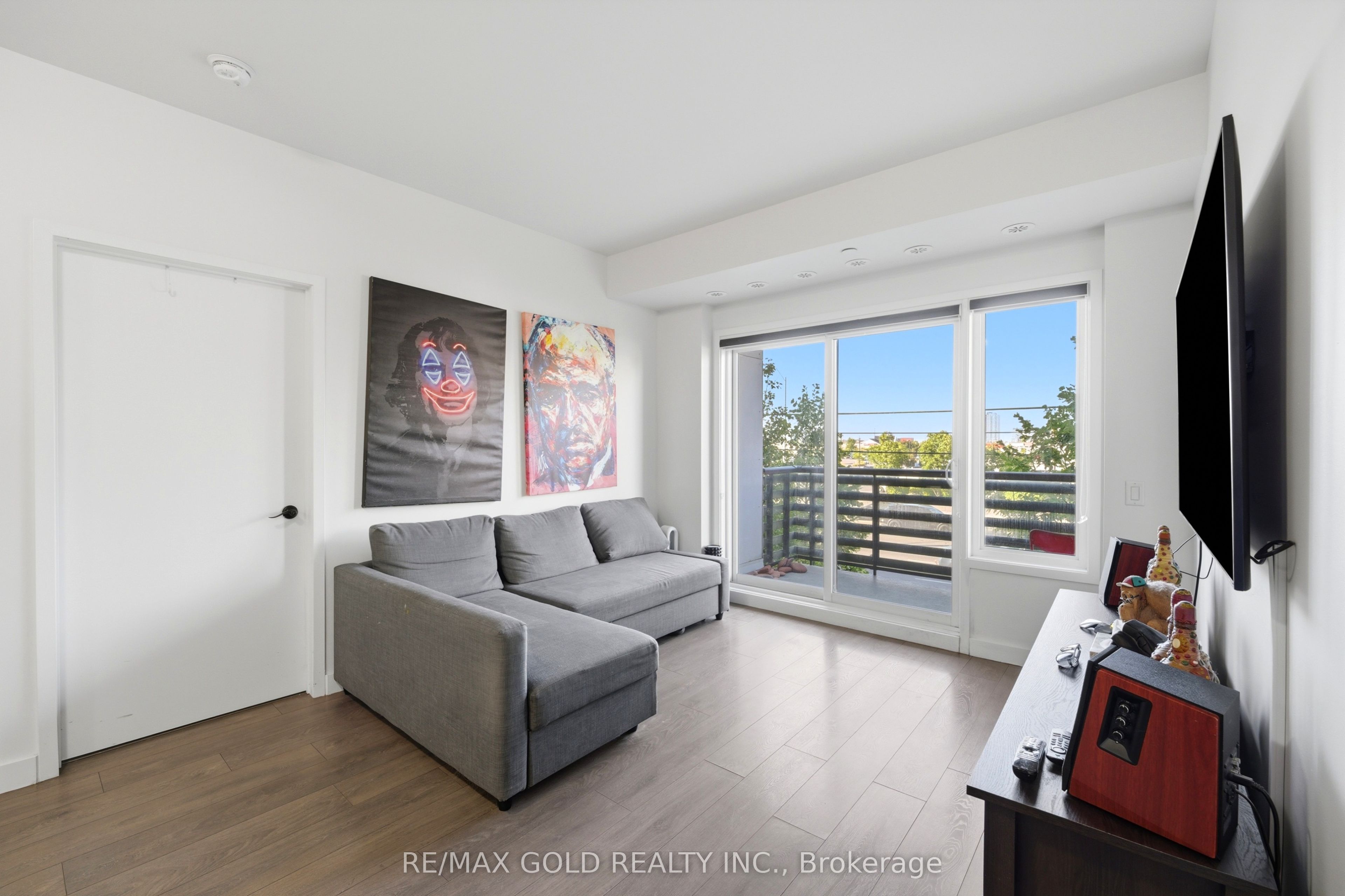 5025 Harvard Road 211