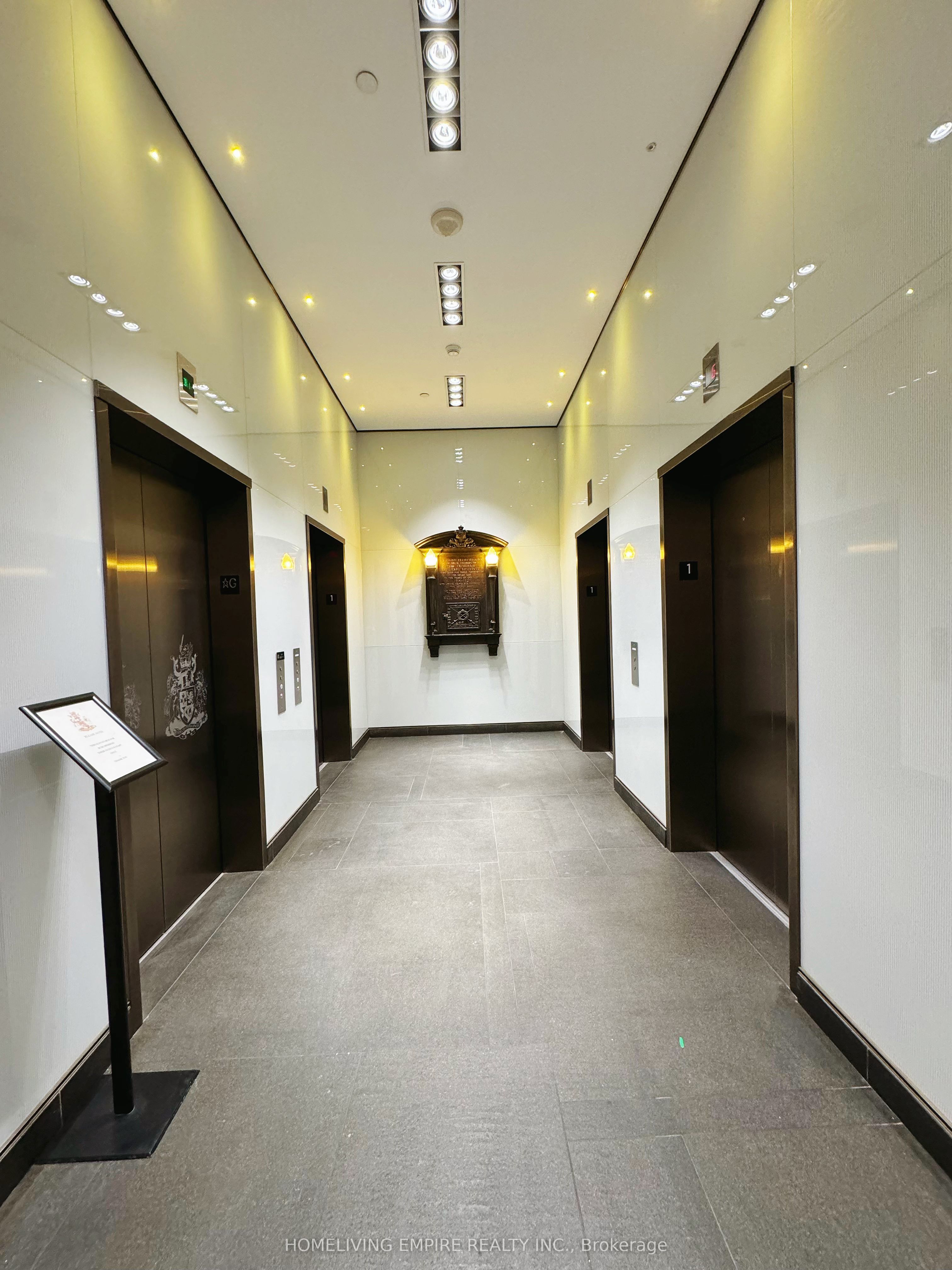 426 University Avenue 2703