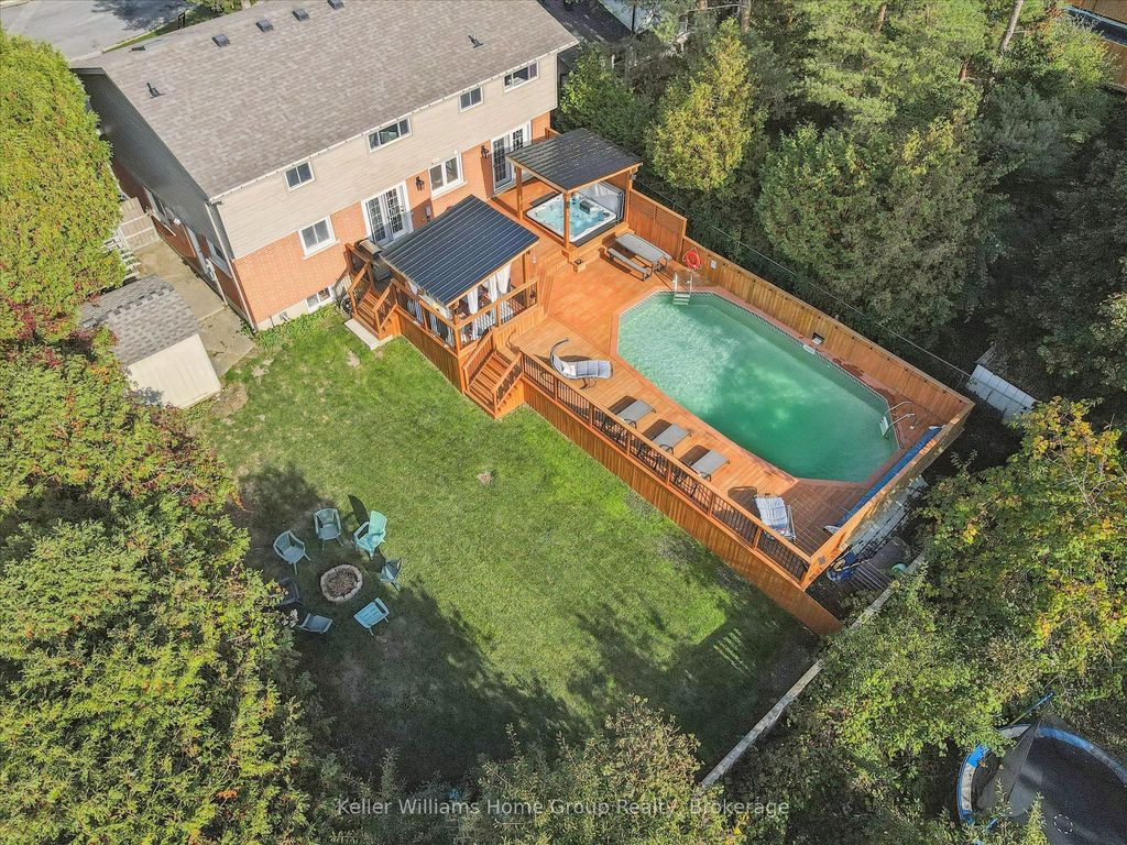 Photo of 17 Carmine Place, Guelph, ON N1E 3V2 (MLS # X13043850)