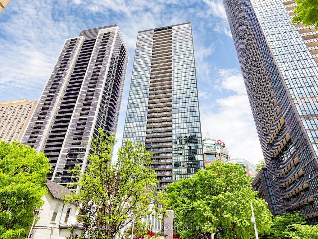 Photo of 110 Charles Street E #1406, Toronto, ON M4Y 1T5 (MLS # C13618328)