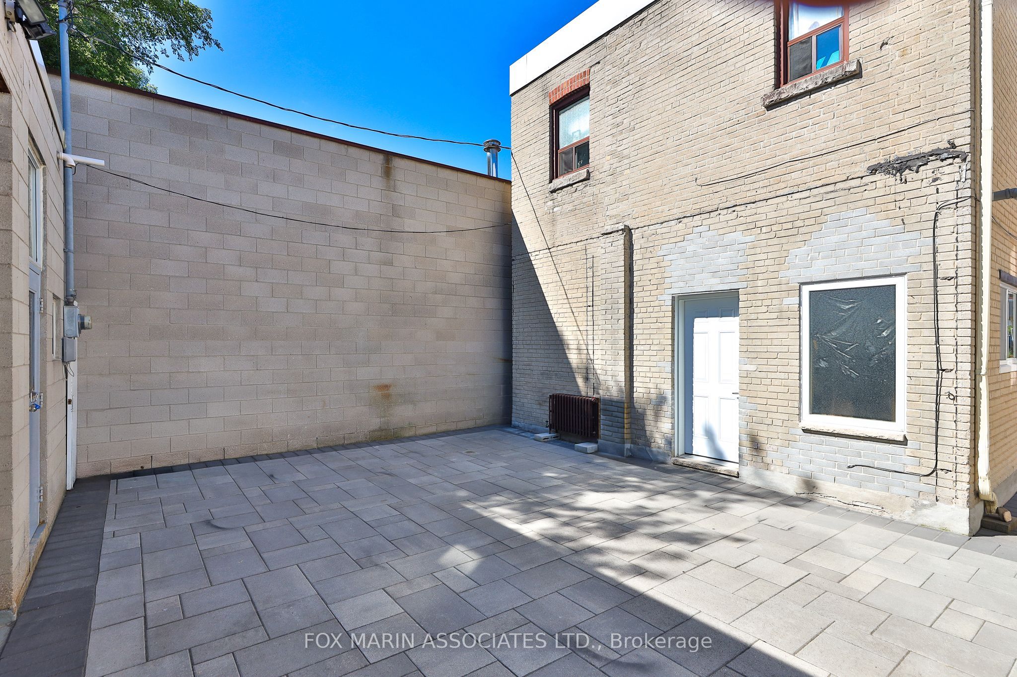 1215 Woodbine Avenue