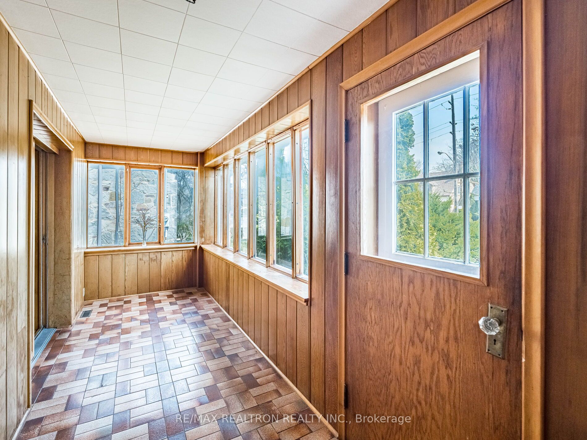 872 Royal York Road