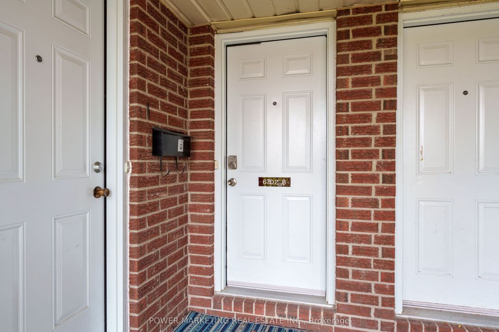 Photo of 6702 Jeanne D'arc Boulevard N #B, Orleans - Convent Glen and Area, ON K1C 6E9 (MLS # X13046168)