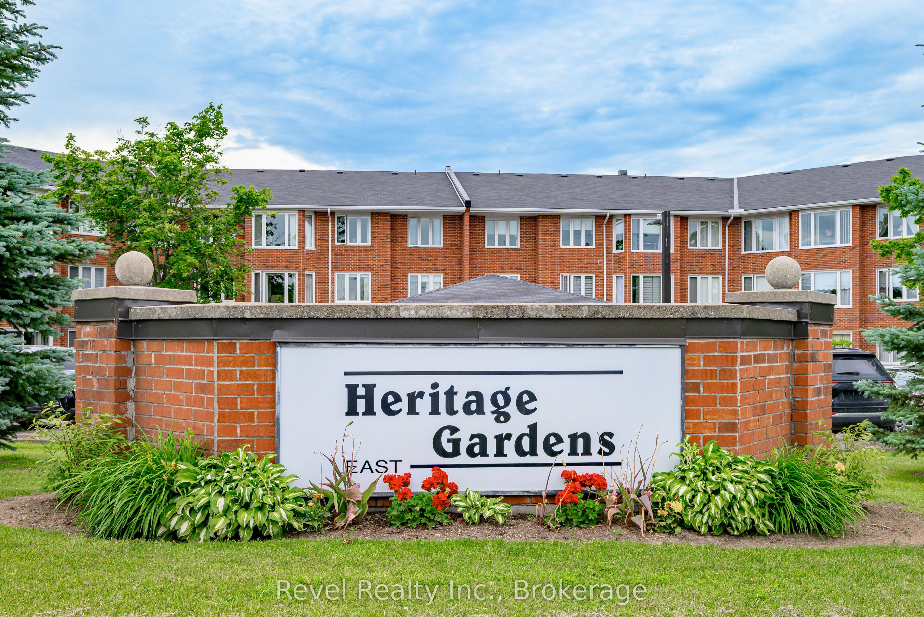 Photo 1 of 48 — 3 Heritage Way 302, Kawartha Lakes, ON K9V 5Z1