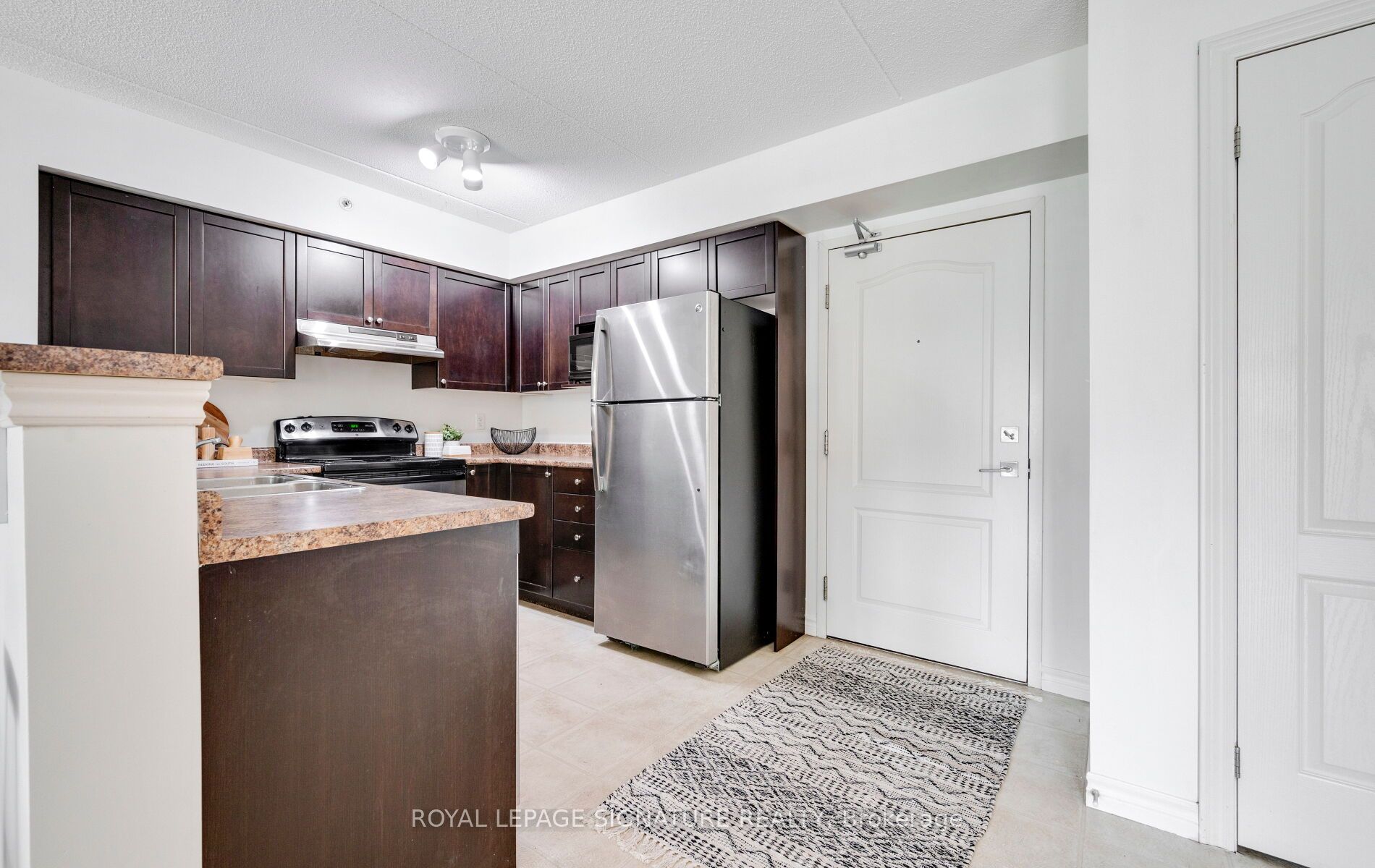 1470 Main Street E 204