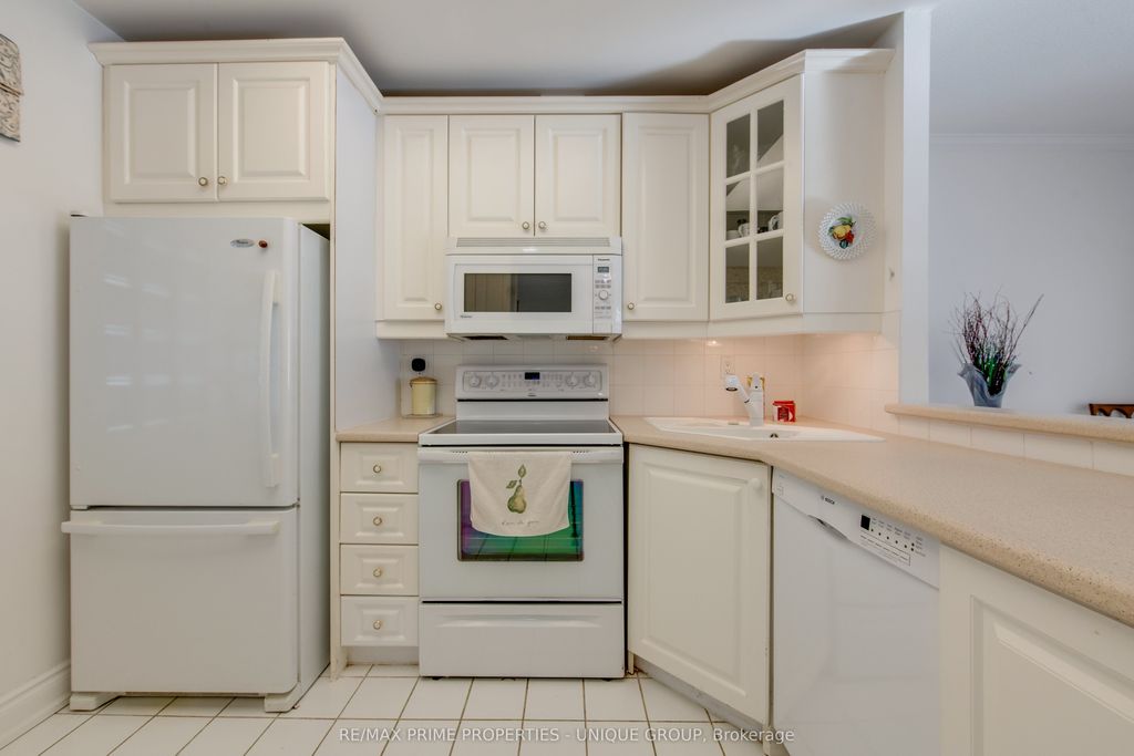 Photo of 18 Concorde Place #LP 914, Toronto, ON M3C 3T9 (MLS # C12733010)