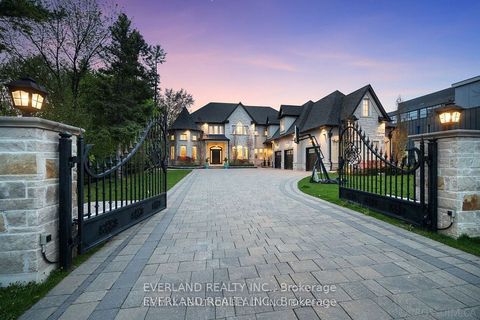 232 Duncan Road Bst Richmond Hill ON L4C 6J9