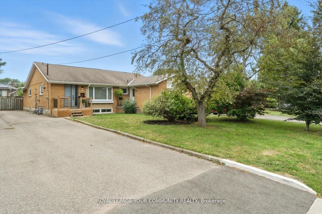 Photo of 33 Murellen Crescent, Toronto, ON M4A 2K6 (MLS # C12476554)