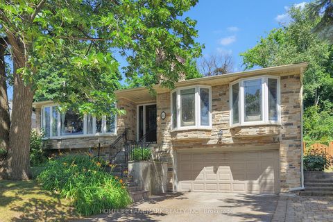 Photo of 61 Whittaker Crescent, Toronto, ON M2K 1K9 (MLS # C12700256)