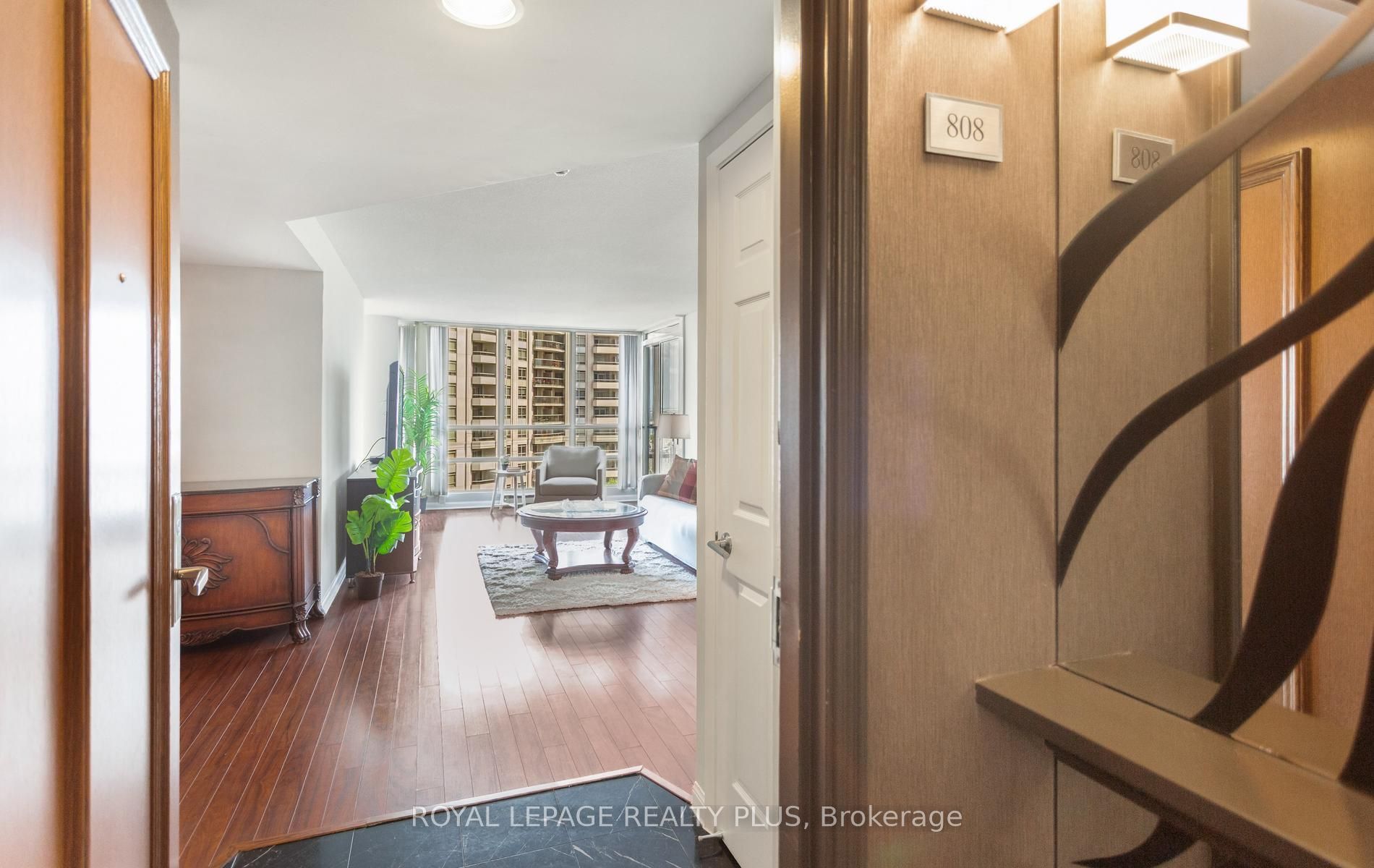 45 Kingsbridge Garden Circle 808