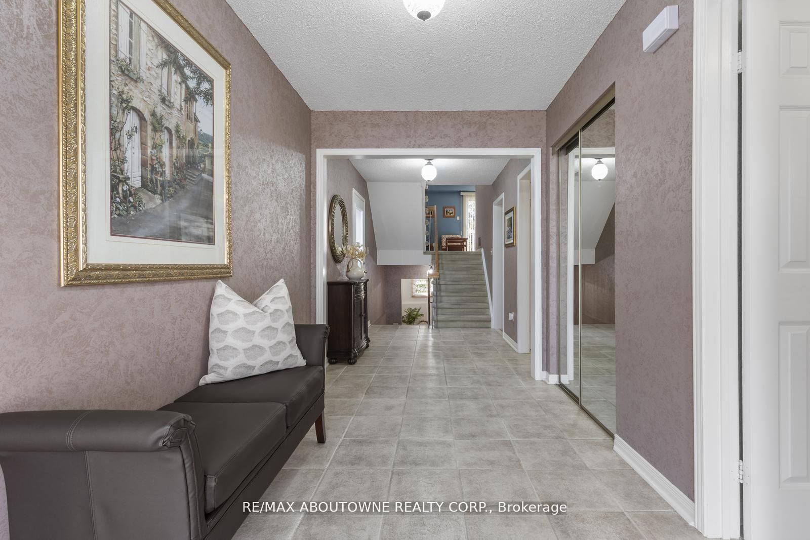 4043 Trapper Crescent