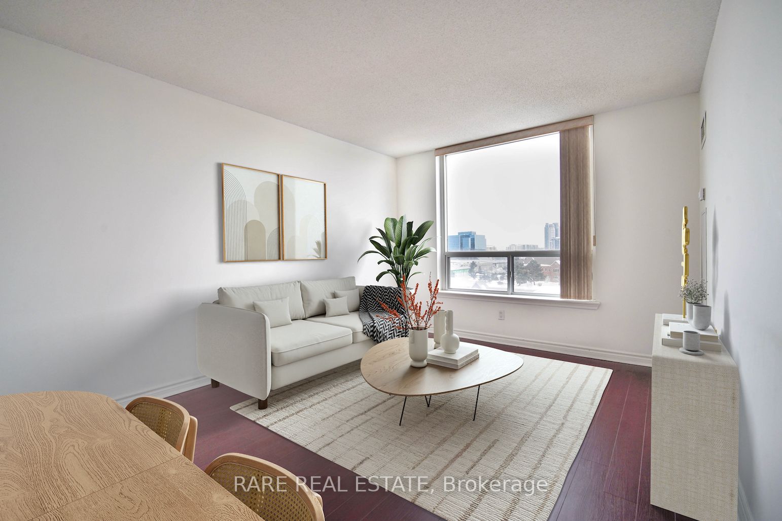 9015 Leslie Street 807