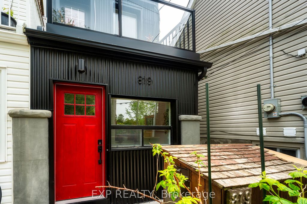 Photo of 819 Craven Road, Toronto, ON M4L 2Z7 (MLS # E12858156)