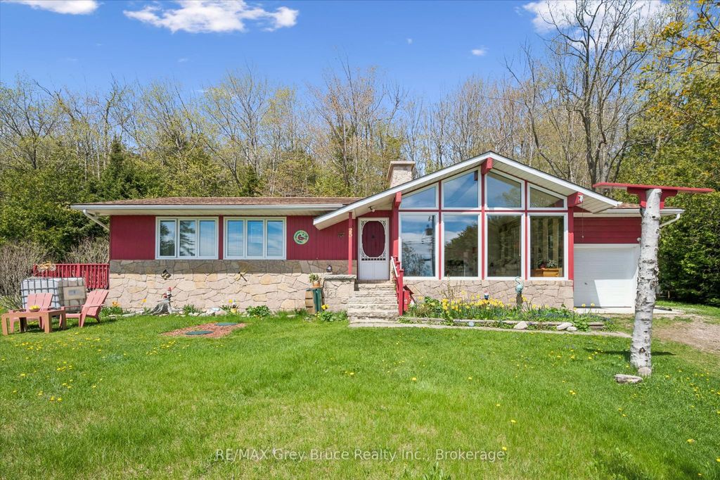 Photo of 25 Shoreline Drive, Northern Bruce Peninsula, ON N0H 1Z0 (MLS # X13167544)