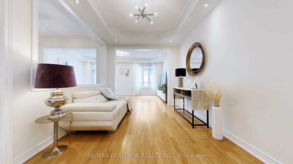 Photo of 10 Gower Drive, Aurora, ON L4G 0V9 (MLS # N12884934)