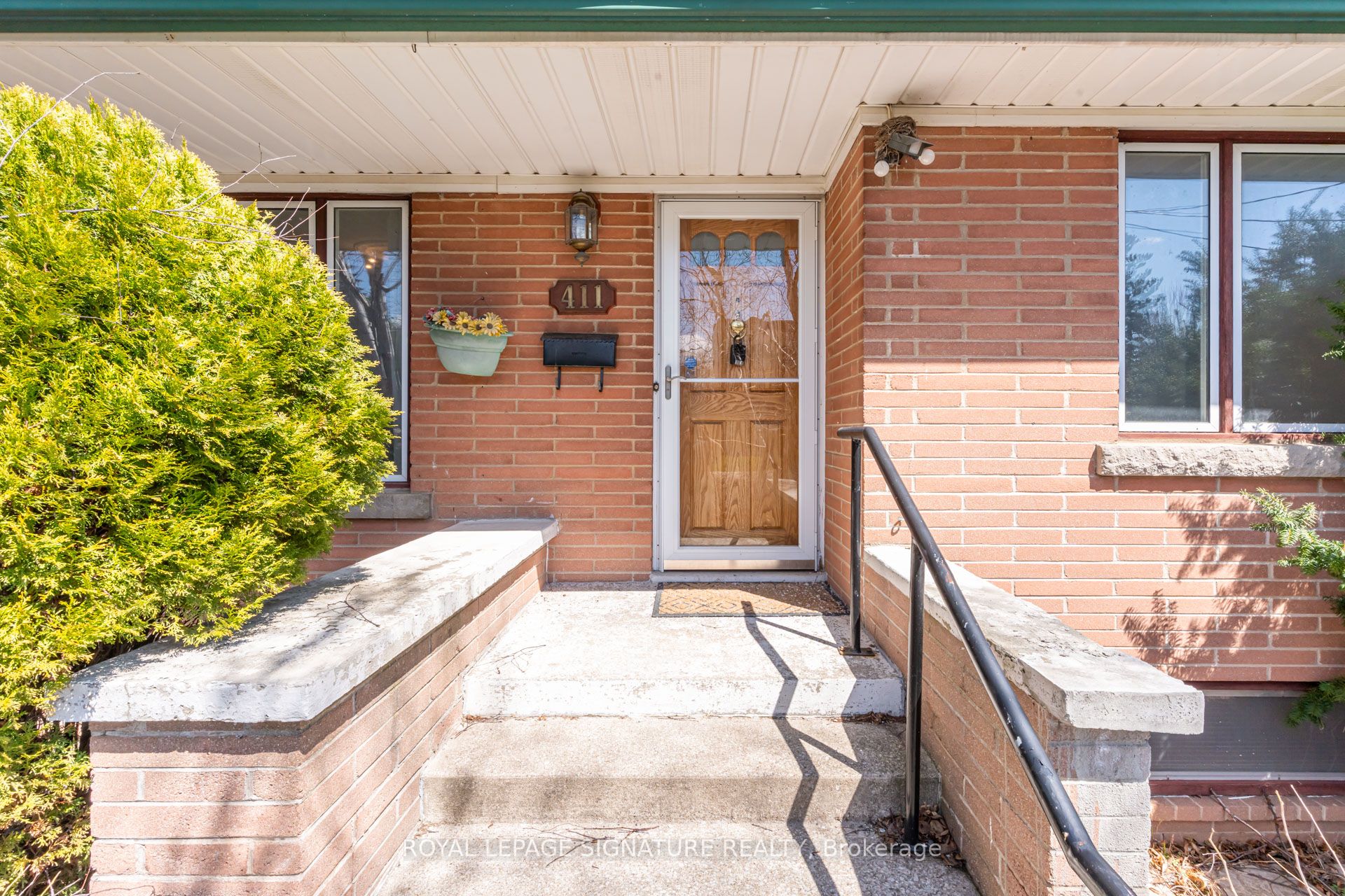 411 Maplehurst Avenue