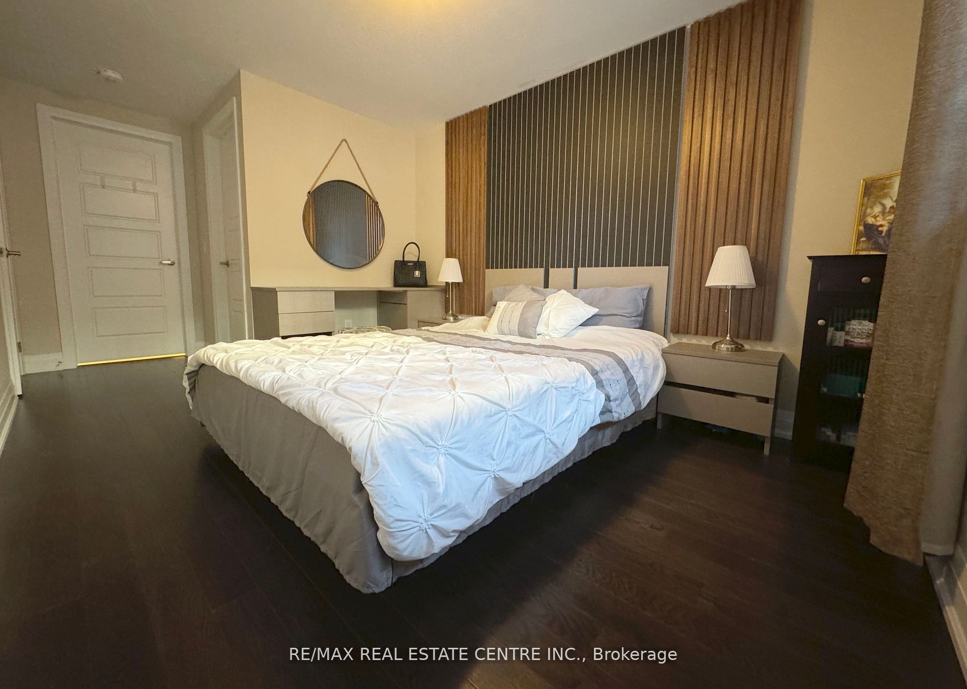 1210 Main Street E 107