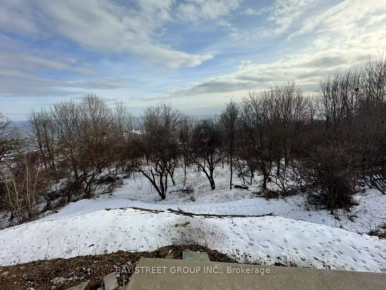 11 Redland Crescent W