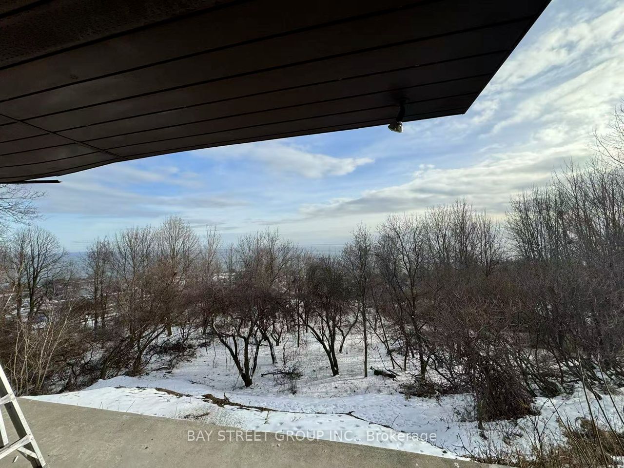 11 Redland Crescent W