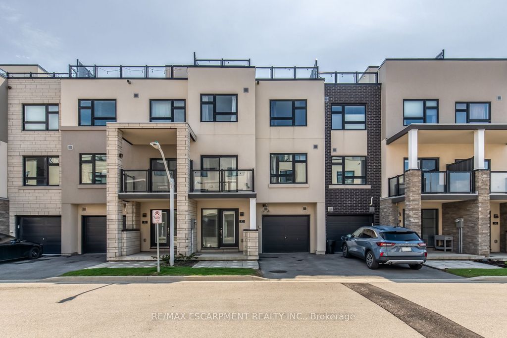 Photo of 1121 Cooke Boulevard #32, Burlington, ON L7T 0C3 (MLS # W13055742)