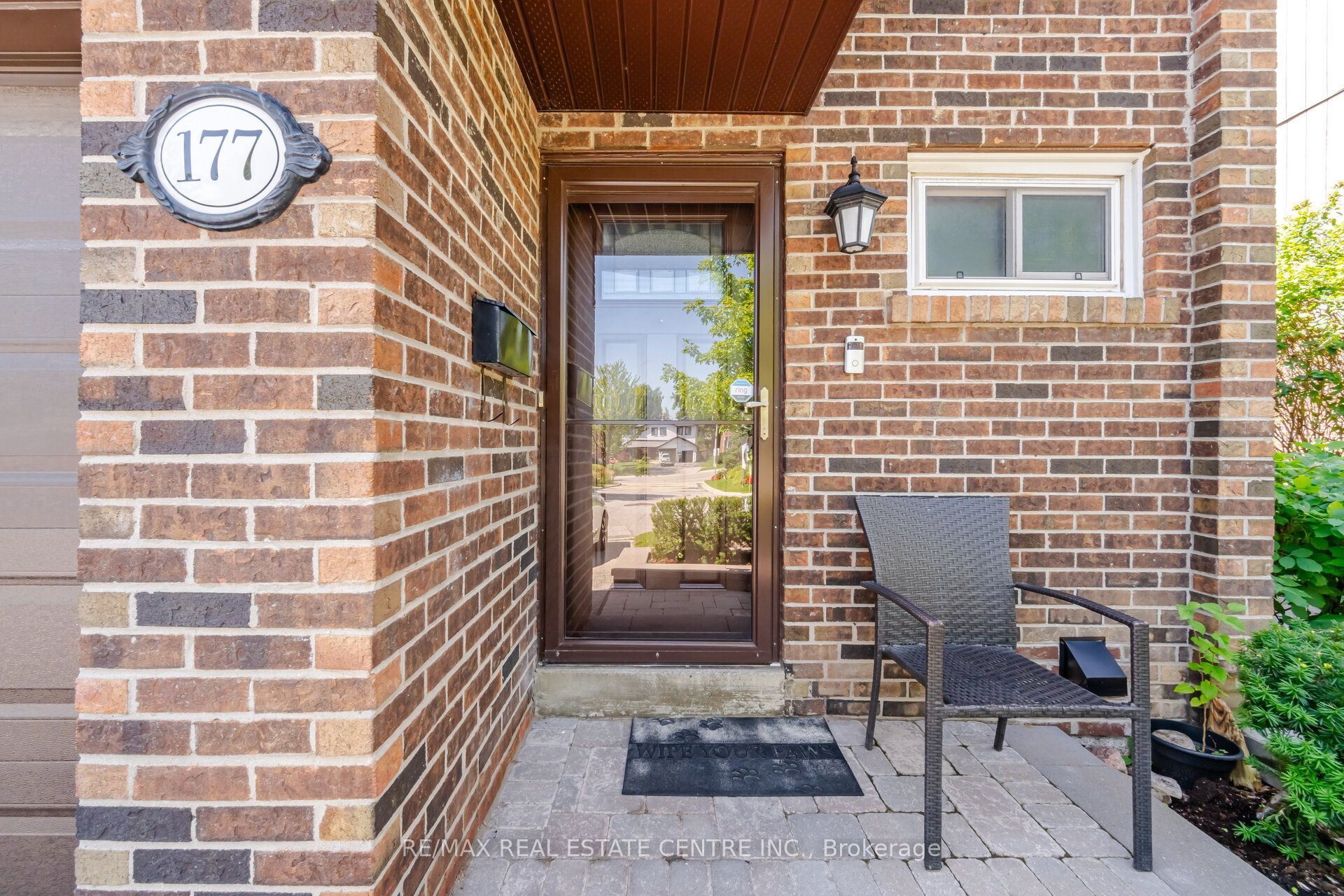 1951 Rathburn Road E 177