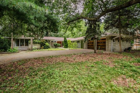 3 Edgehill Road Toronto ON M9A 4N1