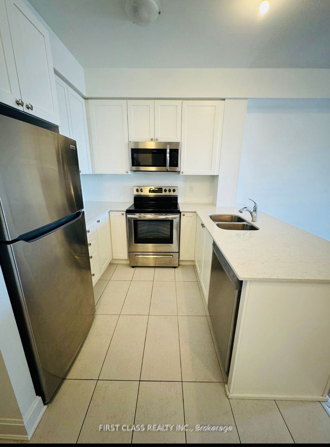 50 lakebreeze Drive S 408