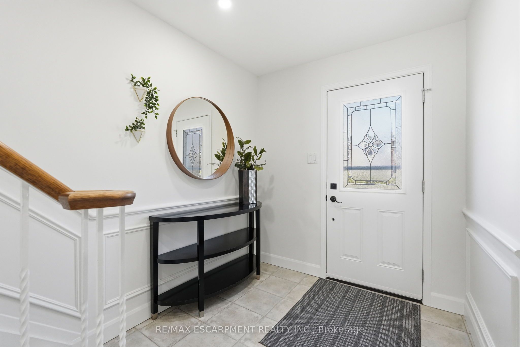 2252 Upper Middle Road 4