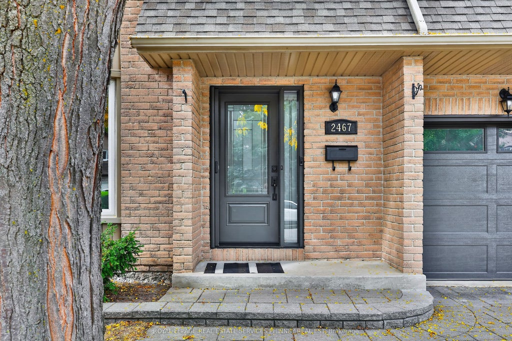 Photo of 2467 Grindstone Court, Mississauga, ON L5L 3K8 (MLS # W13850282)