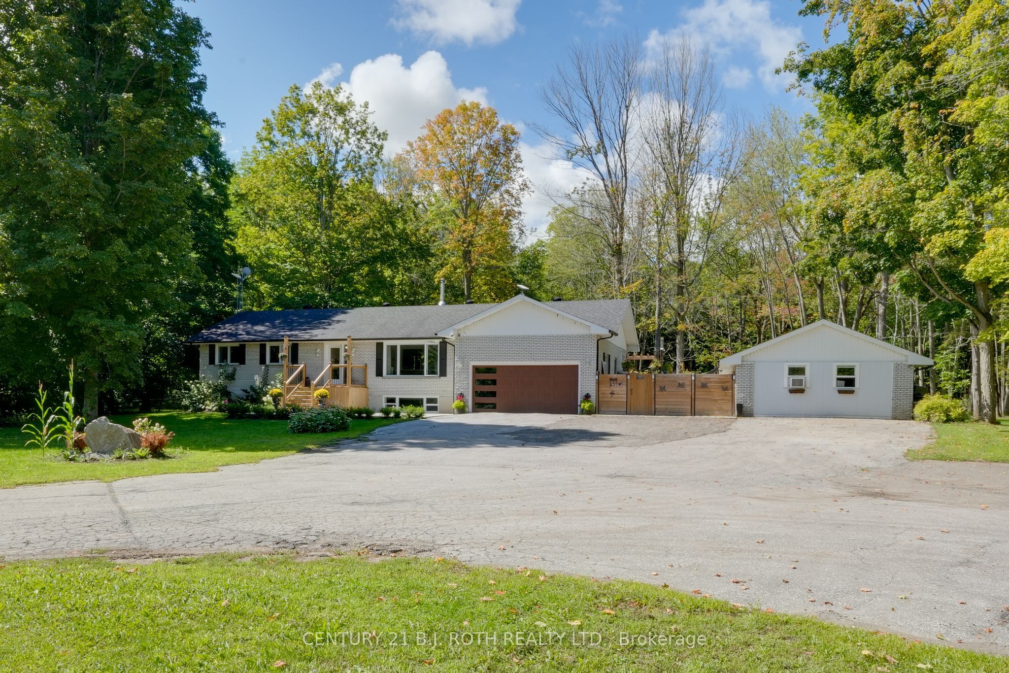1250 County Road 6 N/A S