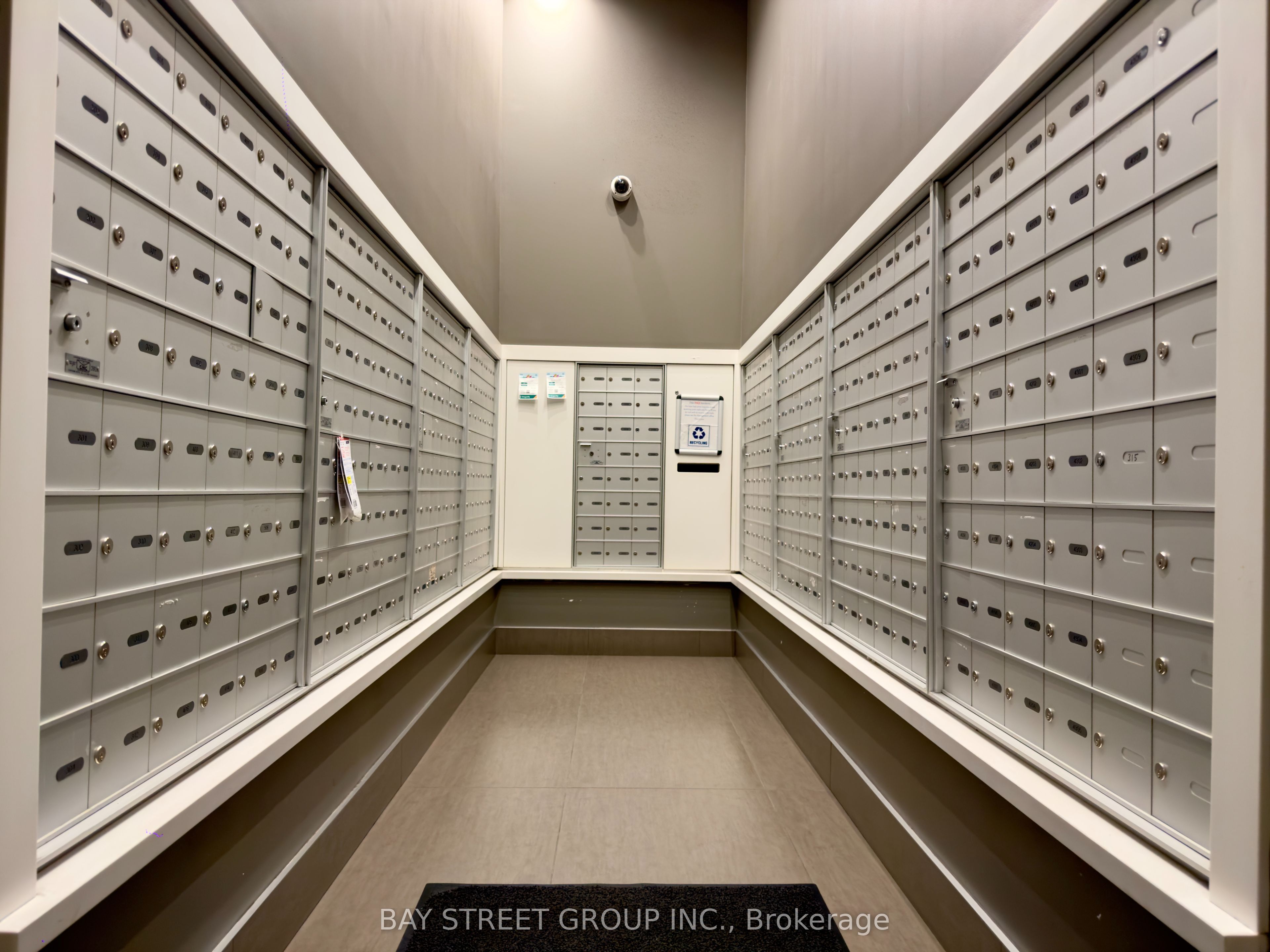 159 Dundas Street E 1503